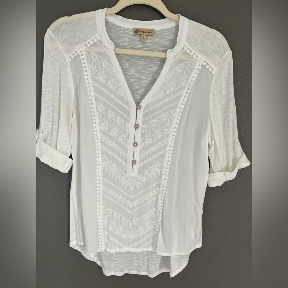 EUC! Super Cute Democracy 3/4 Sleeve Shirt!